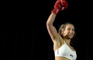 Treino aberto do UFC 196 - A bela Miesha Tate em ao