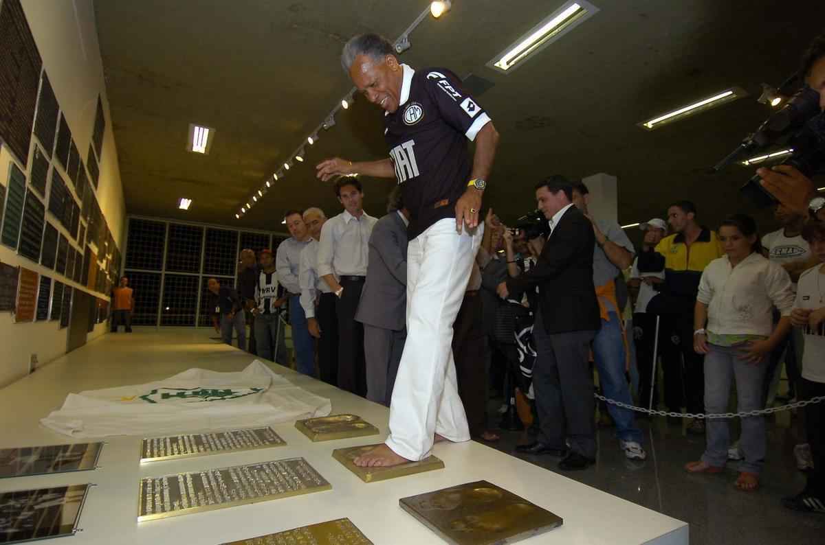 Em 2008, Dario entrou para a calada da fama do Mineiro