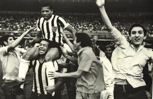 Dario  festejado por mais um ttulo com a camisa do Galo