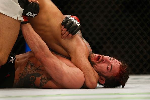 UFC 196, em Las Vegas - Siyar Bahadurzada finaliza Brandon Thatch no fim do card preliminar