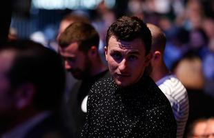Astros presentes no UFC 196 - Johny Manziel, jogador da NFL