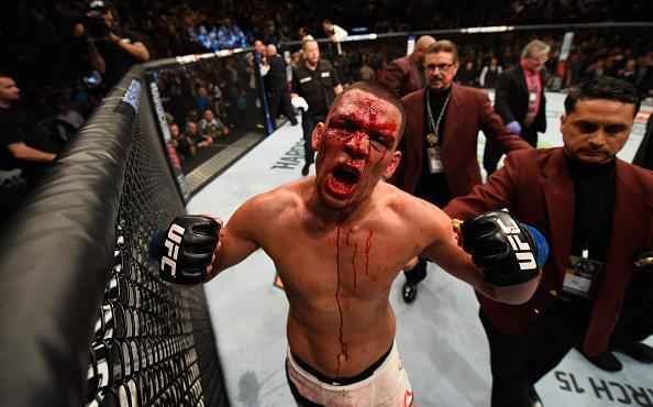 Nate Diaz vence Conor McGregor por finalizao na luta principal do UFC 196