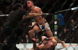 Nate Diaz vence Conor McGregor por finalizao na luta principal do UFC 196