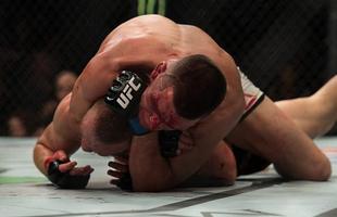 Nate Diaz vence Conor McGregor por finalizao na luta principal do UFC 196