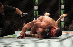 Nate Diaz vence Conor McGregor por finalizao na luta principal do UFC 196