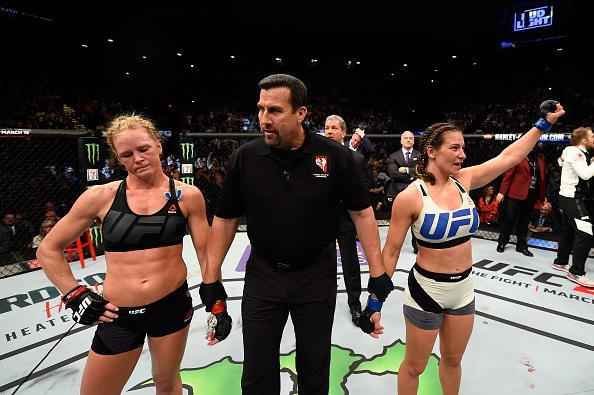 Miesha Tate finaliza Holly Holm com mata-leo, no quinto round, e conquista cinturo peso galo