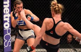 Miesha Tate finaliza Holly Holm com mata-leo, no quinto round, e conquista cinturo peso galo