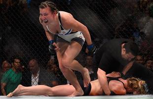 Miesha Tate finaliza Holly Holm com mata-leo, no quinto round, e conquista cinturo peso galo