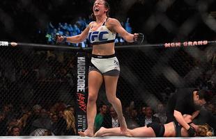 Miesha Tate finaliza Holly Holm com mata-leo, no quinto round, e conquista cinturo peso galo