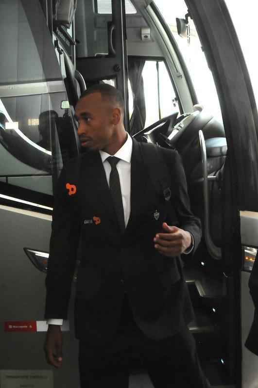 Jogadores do Atltico no Aeroporto Internacional de Confins durante embarque para o Chile