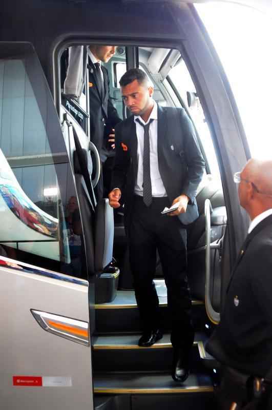 Jogadores do Atltico no Aeroporto Internacional de Confins durante embarque para o Chile