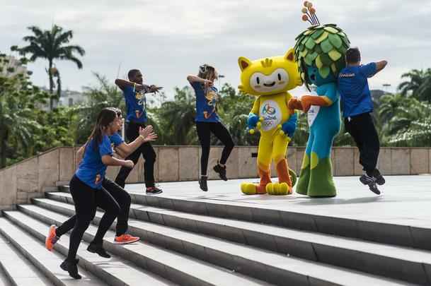 Vincius e Tom representam a fauna e a flora brasileiras nos Jogos Olmpicos do Rio de Janeiro