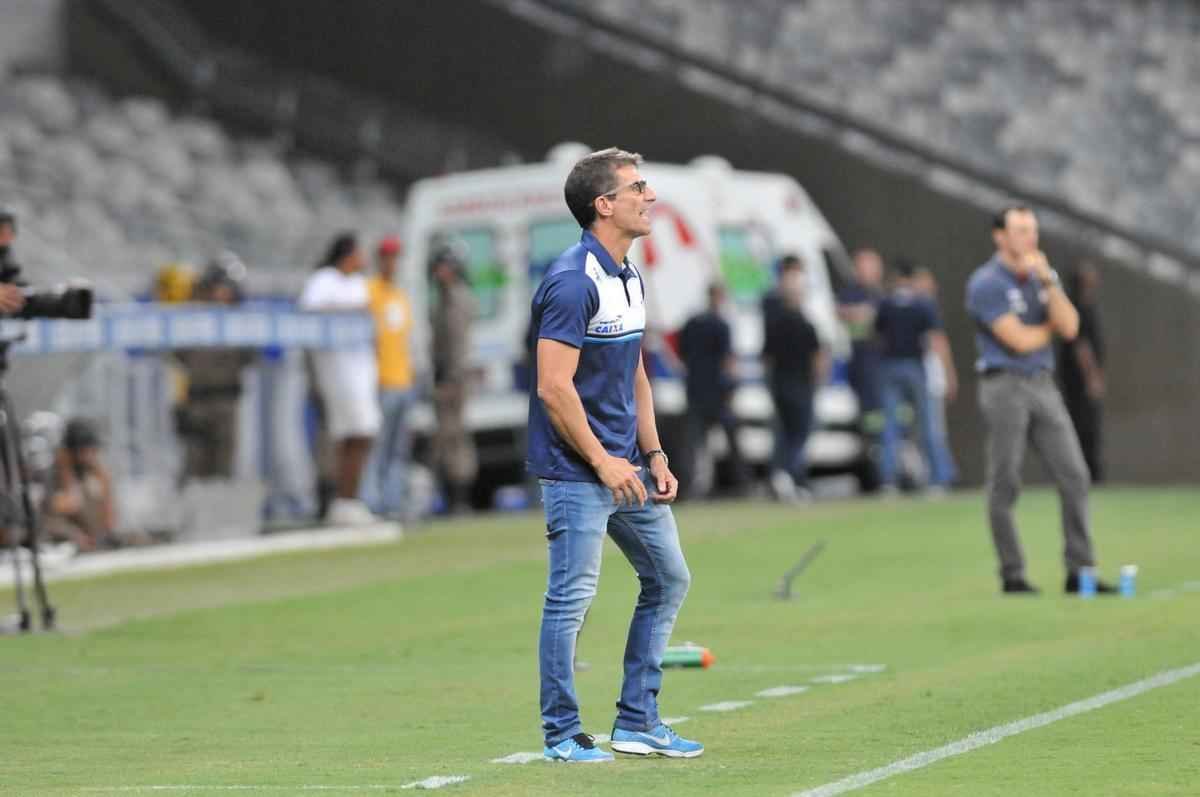 Cruzeiro e Atltico-PR jogaram no Mineiro pela terceira rodada do Grupo C da Primeira Liga