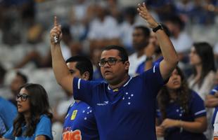 Cruzeiro e Atltico-PR jogaram no Mineiro pela terceira rodada do Grupo C da Primeira Liga