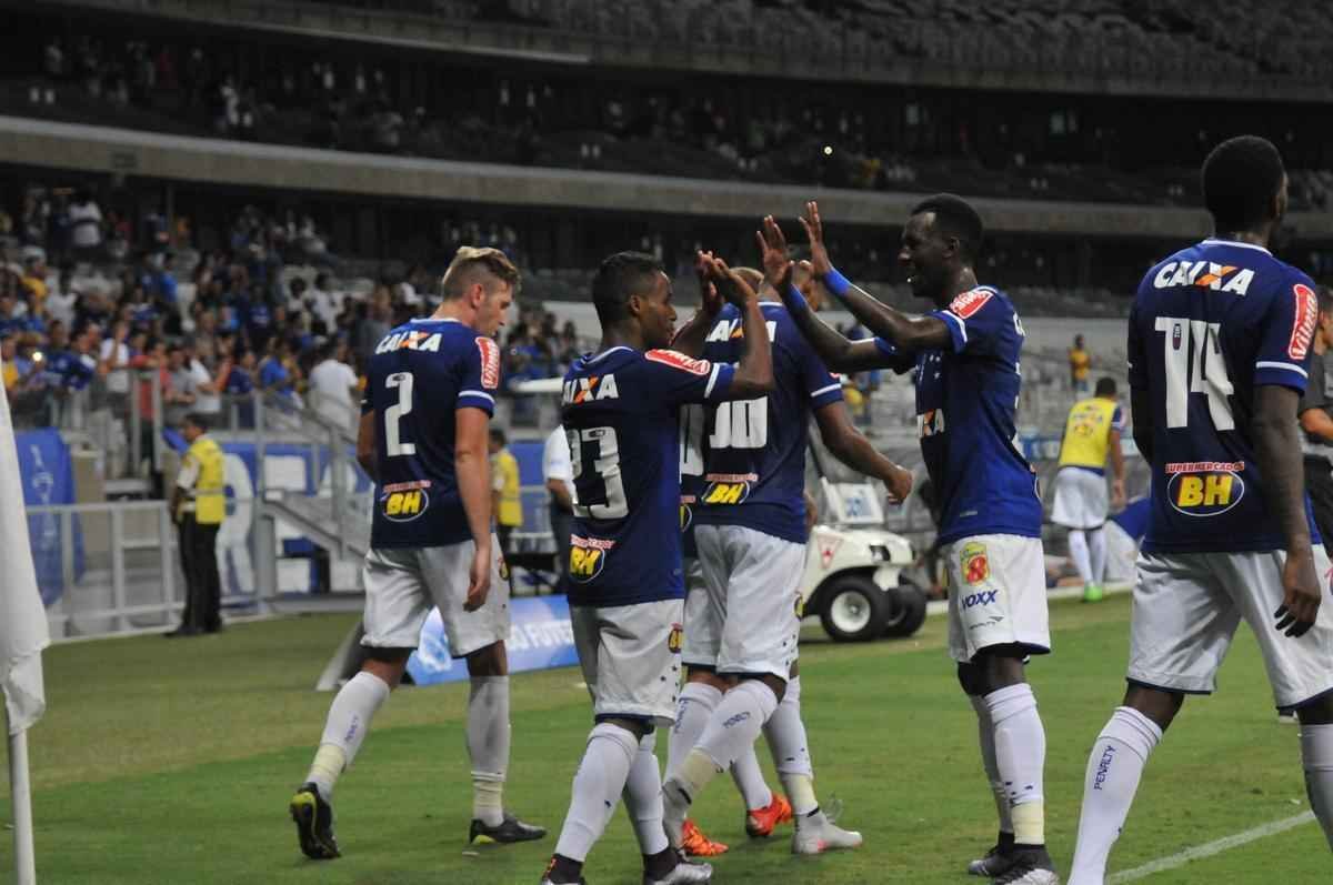 lber marcou golao e virou o placar para o Cruzeiro no Mineiro