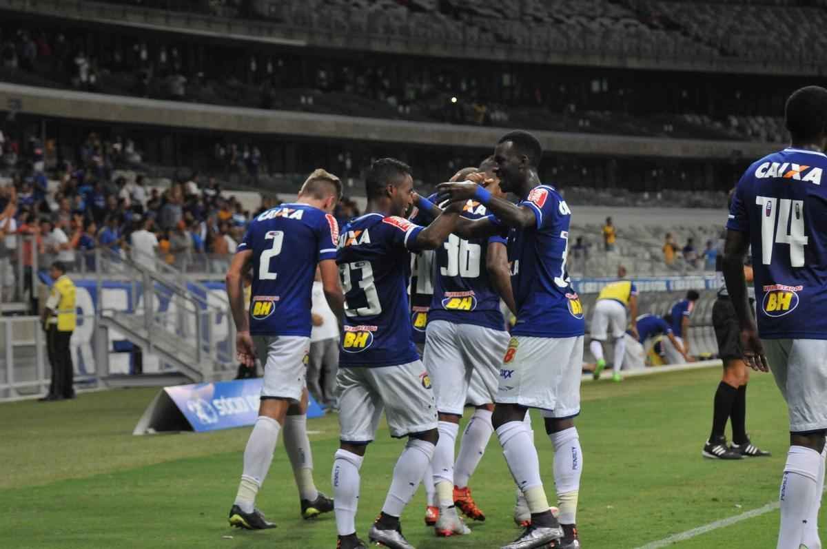 lber marcou golao e virou o placar para o Cruzeiro no Mineiro