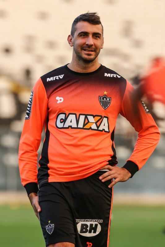 Galo faz o reconhecimento do gramado do Estdio Monumental, local do jogo contra o Colo Colo (foto: Bruno Cantini/ Atltico)