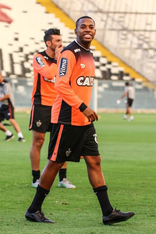 Galo faz o reconhecimento do gramado do Estdio Monumental, local do jogo contra o Colo Colo (foto: Bruno Cantini/ Atltico)