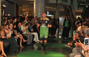 Amrica apresentou coleo de uniformes 2016, desenhados pelo estilista Ronaldo Fraga e produzidos pela Lupo