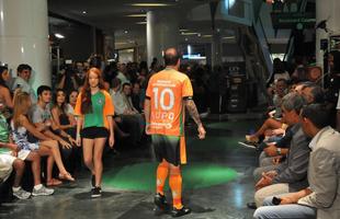 Amrica apresentou coleo de uniformes 2016, desenhados pelo estilista Ronaldo Fraga e produzidos pela Lupo