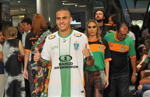 Amrica apresentou coleo de uniformes 2016, desenhados pelo estilista Ronaldo Fraga e produzidos pela Lupo