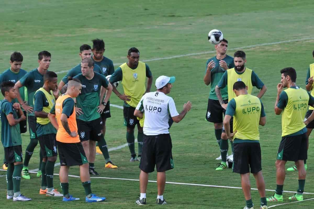 Fotos do treino do Amrica realizado na tarde desta sexta-feira (11/03), no Lanna Drumond