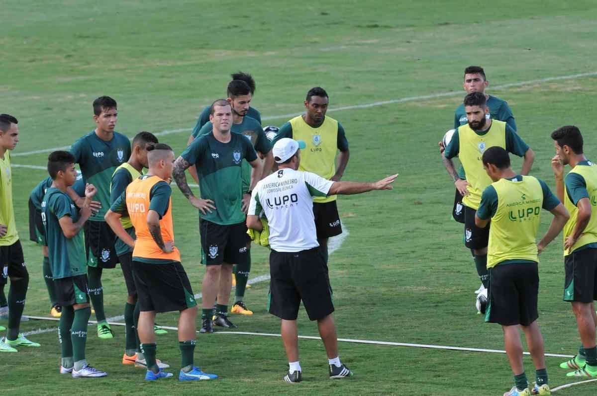 Fotos do treino do Amrica realizado na tarde desta sexta-feira (11/03), no Lanna Drumond