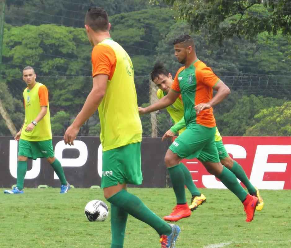 Com novo uniforme de treino, Amrica encerra preparao para clssico contra Atltico, neste domingo, no Horto, pelo Campeonato Mineiro 