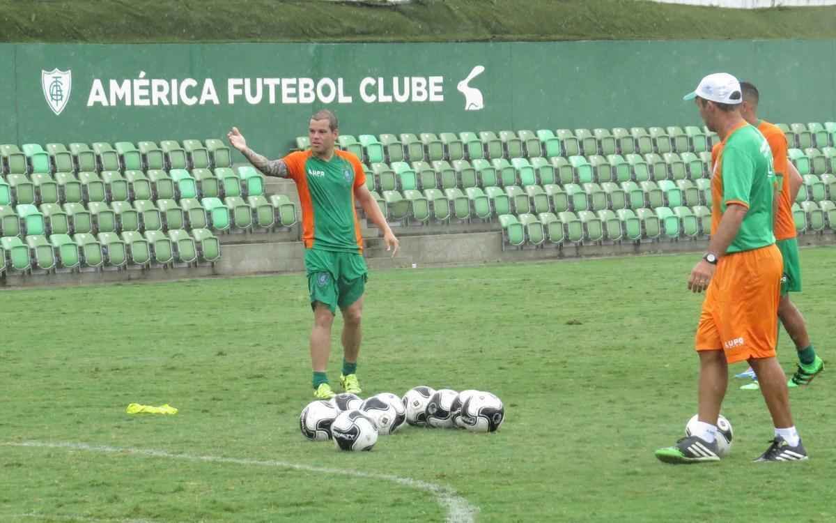 Com novo uniforme de treino, Amrica encerra preparao para clssico contra Atltico, neste domingo, no Horto, pelo Campeonato Mineiro 