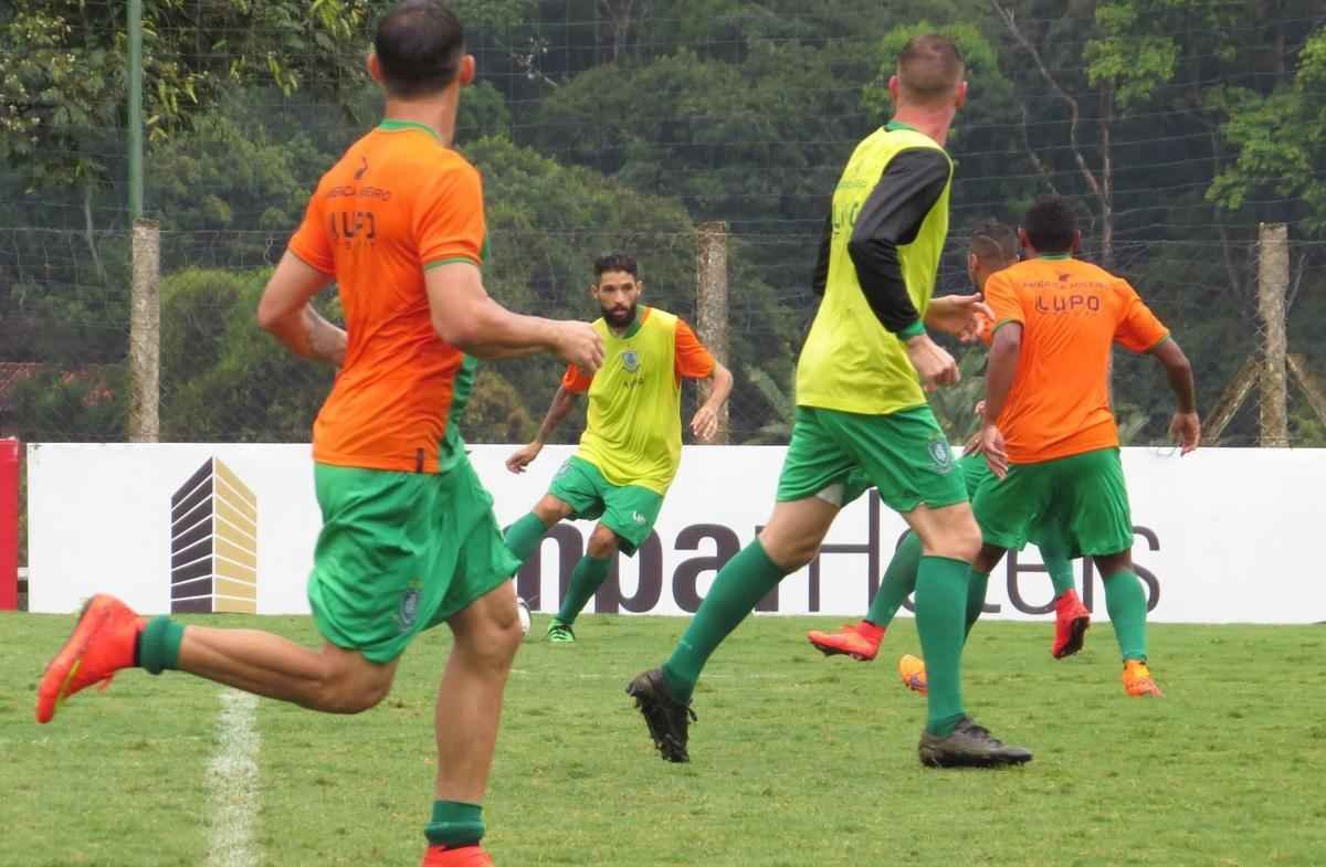 Com novo uniforme de treino, Amrica encerra preparao para clssico contra Atltico, neste domingo, no Horto, pelo Campeonato Mineiro 