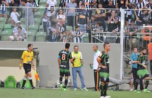 Como j fez em maro de 2014, o volante Leandro Guerreiro voltou a provocar torcida do Atltico, no Horto. O volante sinalizou o '6 a 1', placar histrico de vitria sobre o Galo quando ainda defendia o Cruzeiro, em 2011