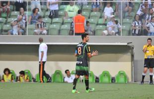 Como j fez em maro de 2014, o volante Leandro Guerreiro voltou a provocar torcida do Atltico, no Horto. O volante sinalizou o '6 a 1', placar histrico de vitria sobre o Galo quando ainda defendia o Cruzeiro, em 2011