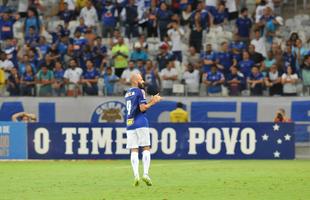 Bruno Rodrigo, de cabea, marcou o primeiro gol do Cruzeiro