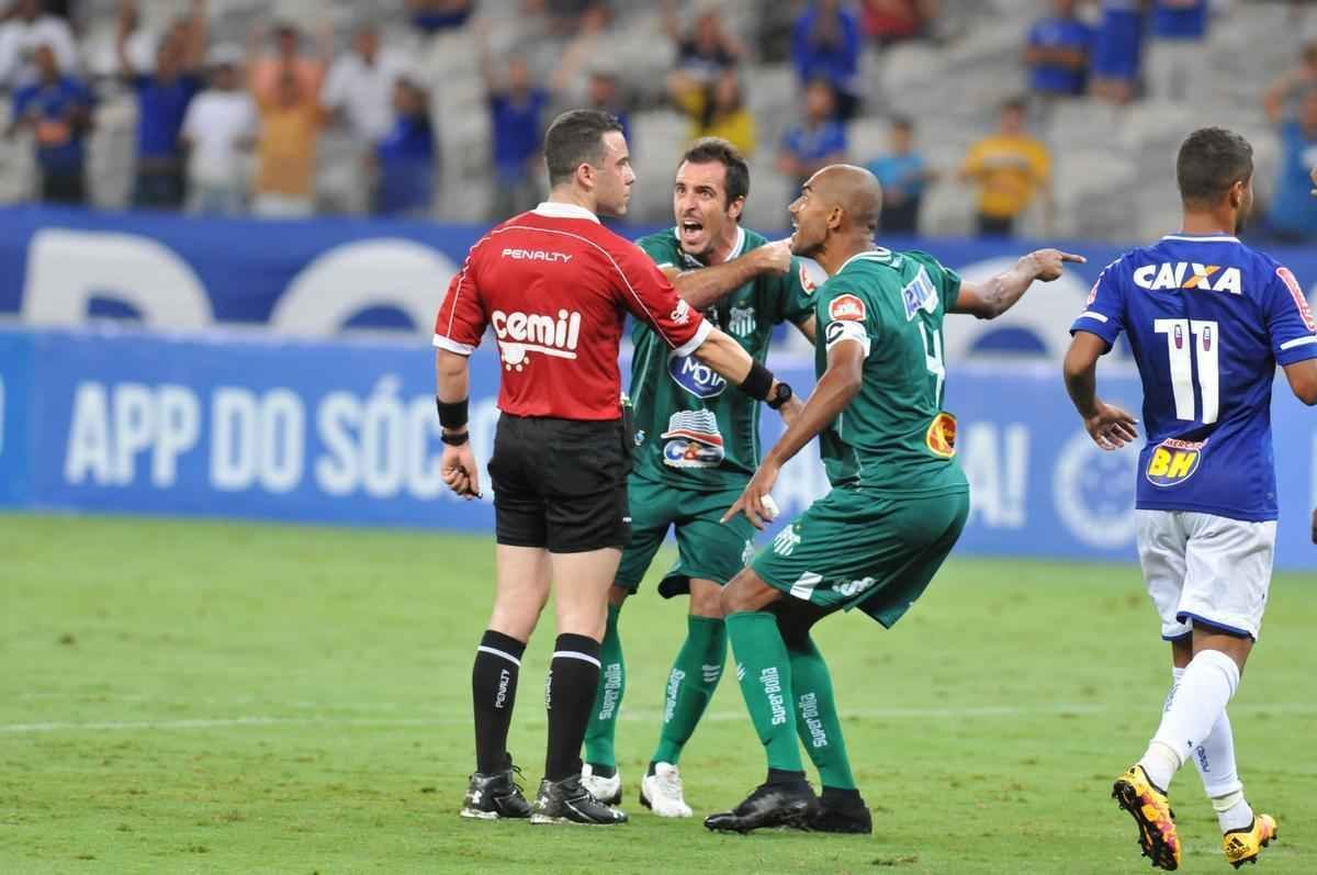 Cruzeiro goleou Uberlndia no Mineiro e chegou  liderana do Mineiro 2016