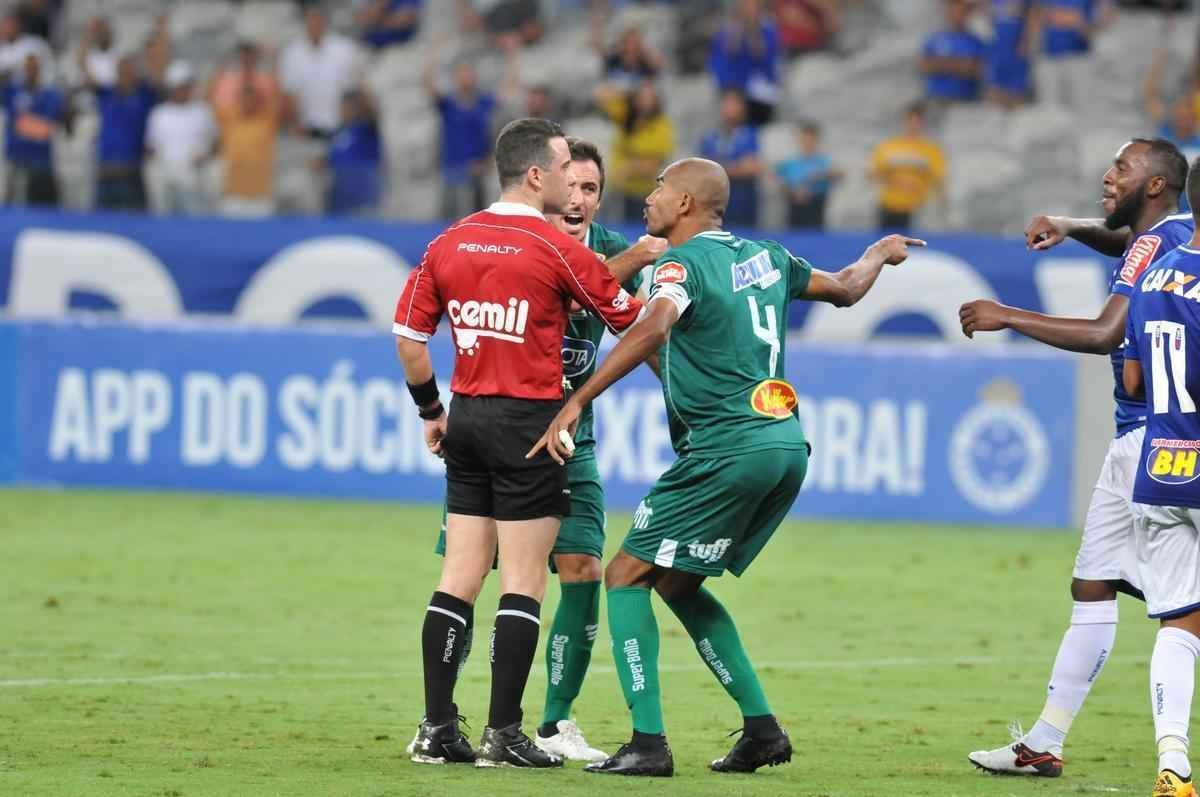 Cruzeiro goleou Uberlndia no Mineiro e chegou  liderana do Mineiro 2016