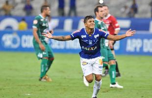 Lucas Romero marcou, de pnalti, seu primeiro gol com a camisa do Cruzeiro