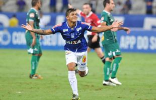 Lucas Romero marcou, de pnalti, seu primeiro gol com a camisa do Cruzeiro