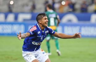 Lucas Romero marcou, de pnalti, seu primeiro gol com a camisa do Cruzeiro