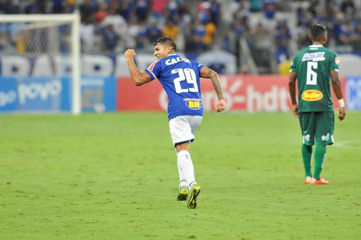 Lucas Romero marcou, de pnalti, seu primeiro gol com a camisa do Cruzeiro
