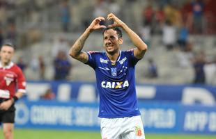 Ariel Cabral marcou seu primeiro gol pelo Cruzeiro, o terceiro na vitria sobre o Uberlndia