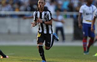 Nelton, atacante, seguiu no Botafogo