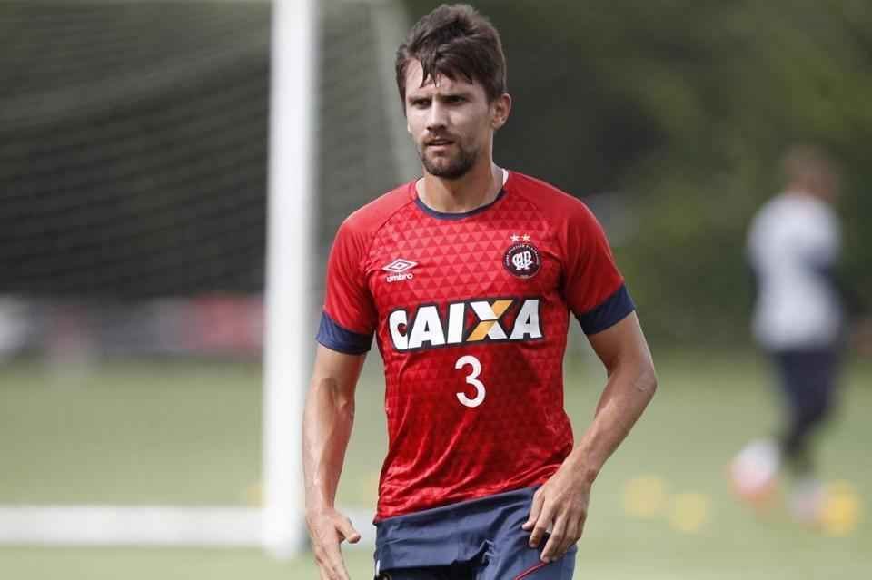 Paulo Andr, zagueiro, foi para o Atltico-PR