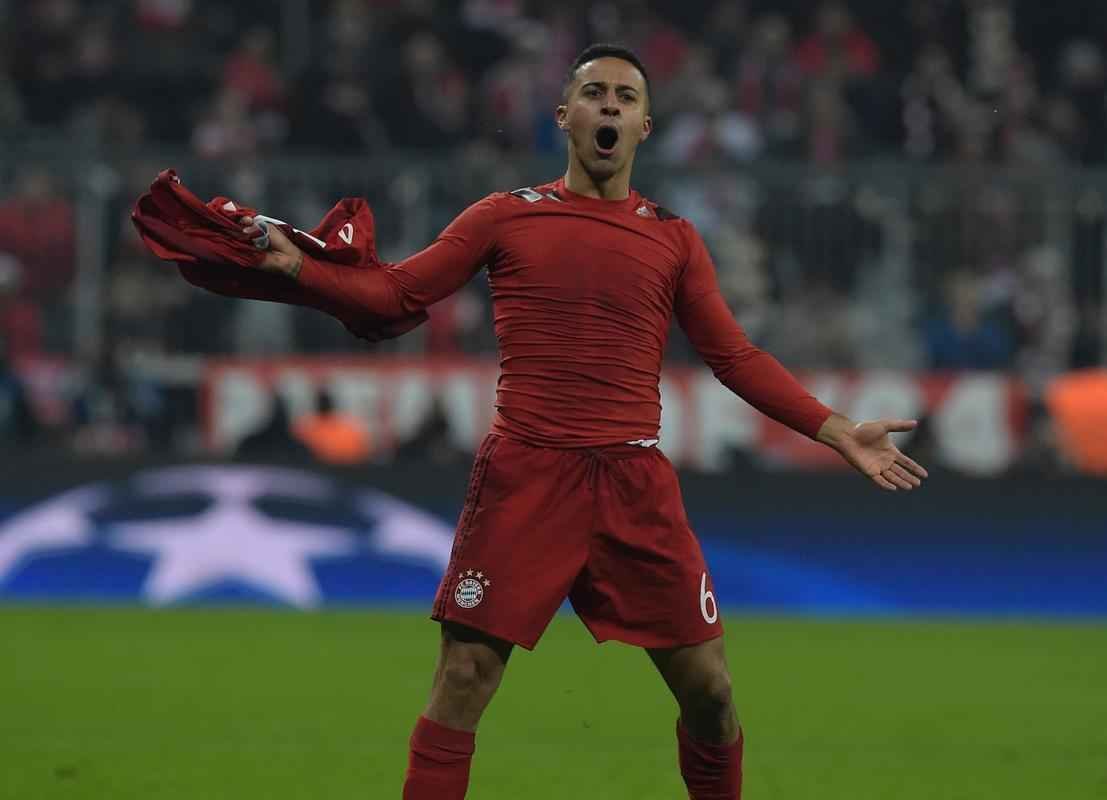 O Bayern de Munique conseguiu um vitria histria sobre a Juventus nesta quarta-feira para avanar s quartas de final da Liga dos Campees. Aps sair perdendo por 2 a 0, conseguiu o empate aos 45 minutos do segundo tempo e garantiu o triunfo por 4 a 2 no segundo tempo da prorrogao. O jovem Coman, de apenas 19 anos, est no Bayern emprestado pela Juventus, participou dos dois gols no tempo normal e marcou o tento que fechou a contagem na Allianz Arena.