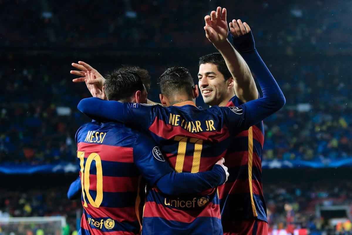 Se no jogo de ida Lionel Messi concentrou todas as atenes, desta vez o Barcelona contou com o brilho de todo o trio MSN para vencer novamente o Arsenal, nesta quarta-feira. Com um gol de Messi, outro de Neymar e mais um Luis Surez, o time espanhol bateu o rival ingls por 3 a 1, acumulando 5 a 1 no placar agregado, no Camp Nou sob chuva. O novo triunfo selou com folga a vaga nas quartas de final da Liga dos Campees.
