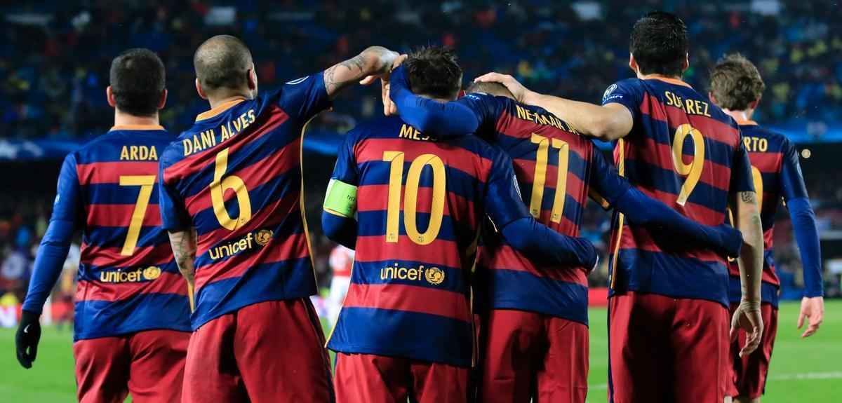 Se no jogo de ida Lionel Messi concentrou todas as atenes, desta vez o Barcelona contou com o brilho de todo o trio MSN para vencer novamente o Arsenal, nesta quarta-feira. Com um gol de Messi, outro de Neymar e mais um Luis Surez, o time espanhol bateu o rival ingls por 3 a 1, acumulando 5 a 1 no placar agregado, no Camp Nou sob chuva. O novo triunfo selou com folga a vaga nas quartas de final da Liga dos Campees.