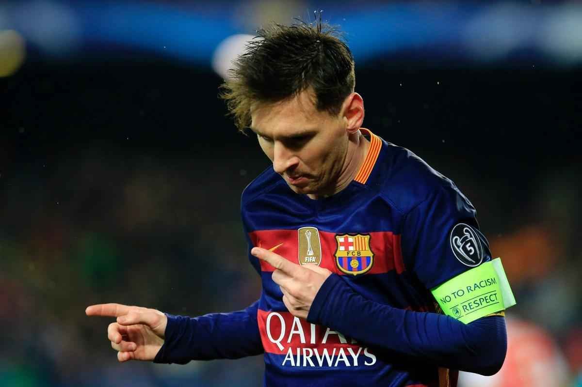 Se no jogo de ida Lionel Messi concentrou todas as atenes, desta vez o Barcelona contou com o brilho de todo o trio MSN para vencer novamente o Arsenal, nesta quarta-feira. Com um gol de Messi, outro de Neymar e mais um Luis Surez, o time espanhol bateu o rival ingls por 3 a 1, acumulando 5 a 1 no placar agregado, no Camp Nou sob chuva. O novo triunfo selou com folga a vaga nas quartas de final da Liga dos Campees.