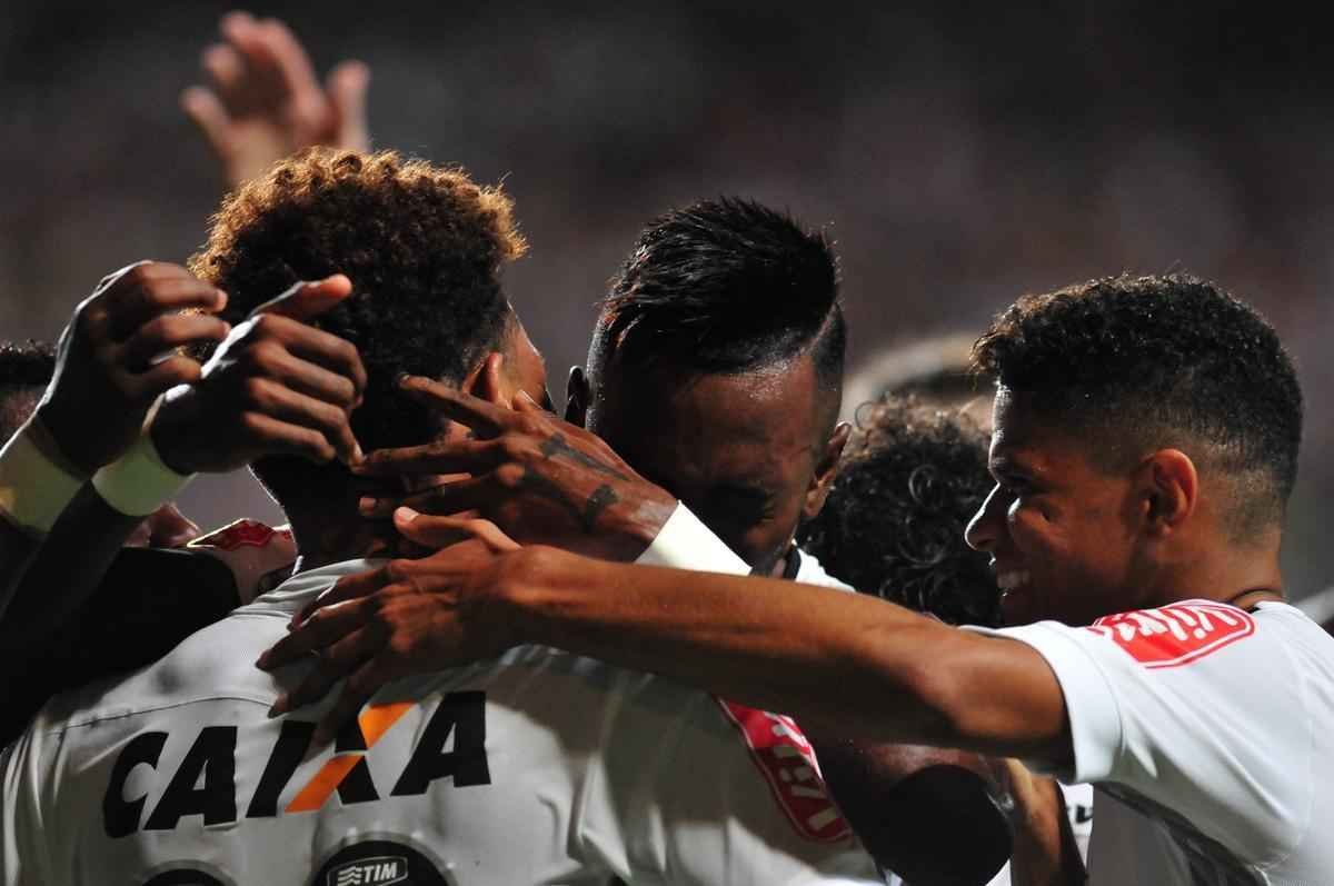Fotos da partida entre Atltico e Colo Colo pela Copa Libertadores