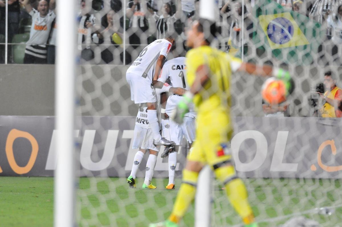 Hyuri entrou no lugar de Patric e marcou o terceiro gol do Galo sobre o Colo Colo no Horto