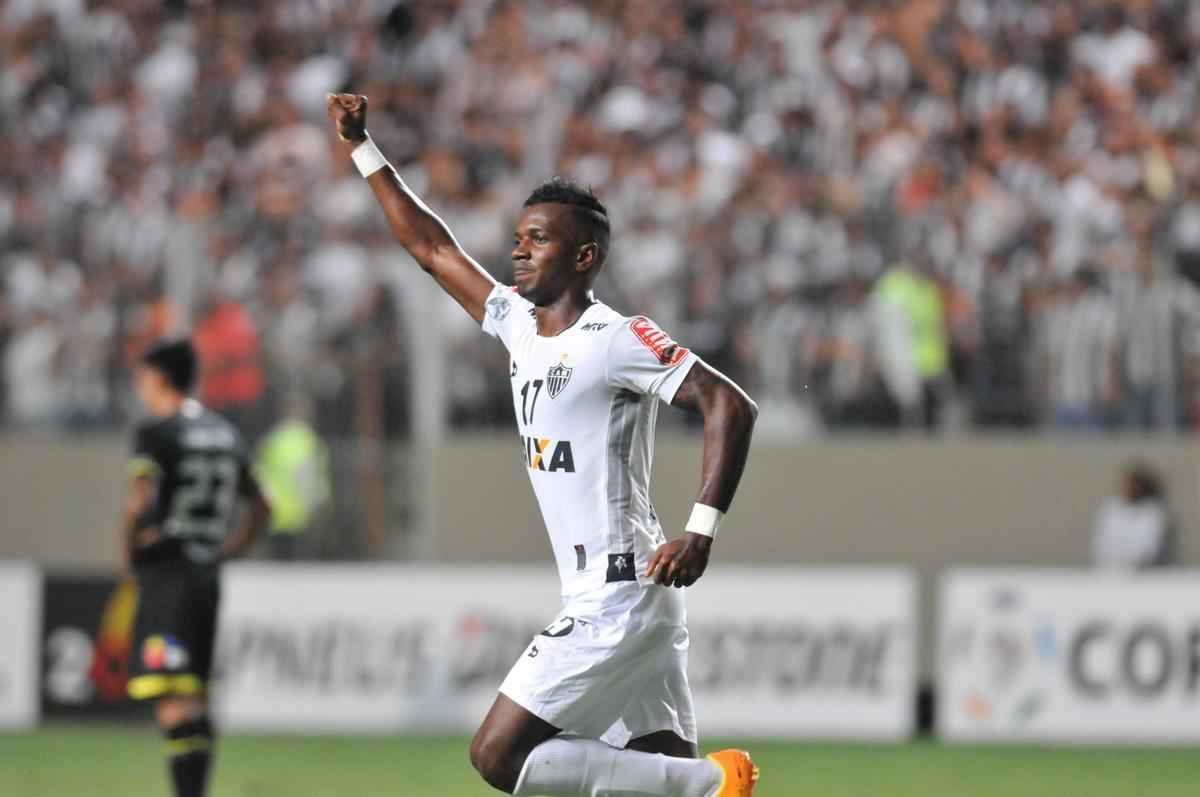 Hyuri entrou no lugar de Patric e marcou o terceiro gol do Galo sobre o Colo Colo no Horto