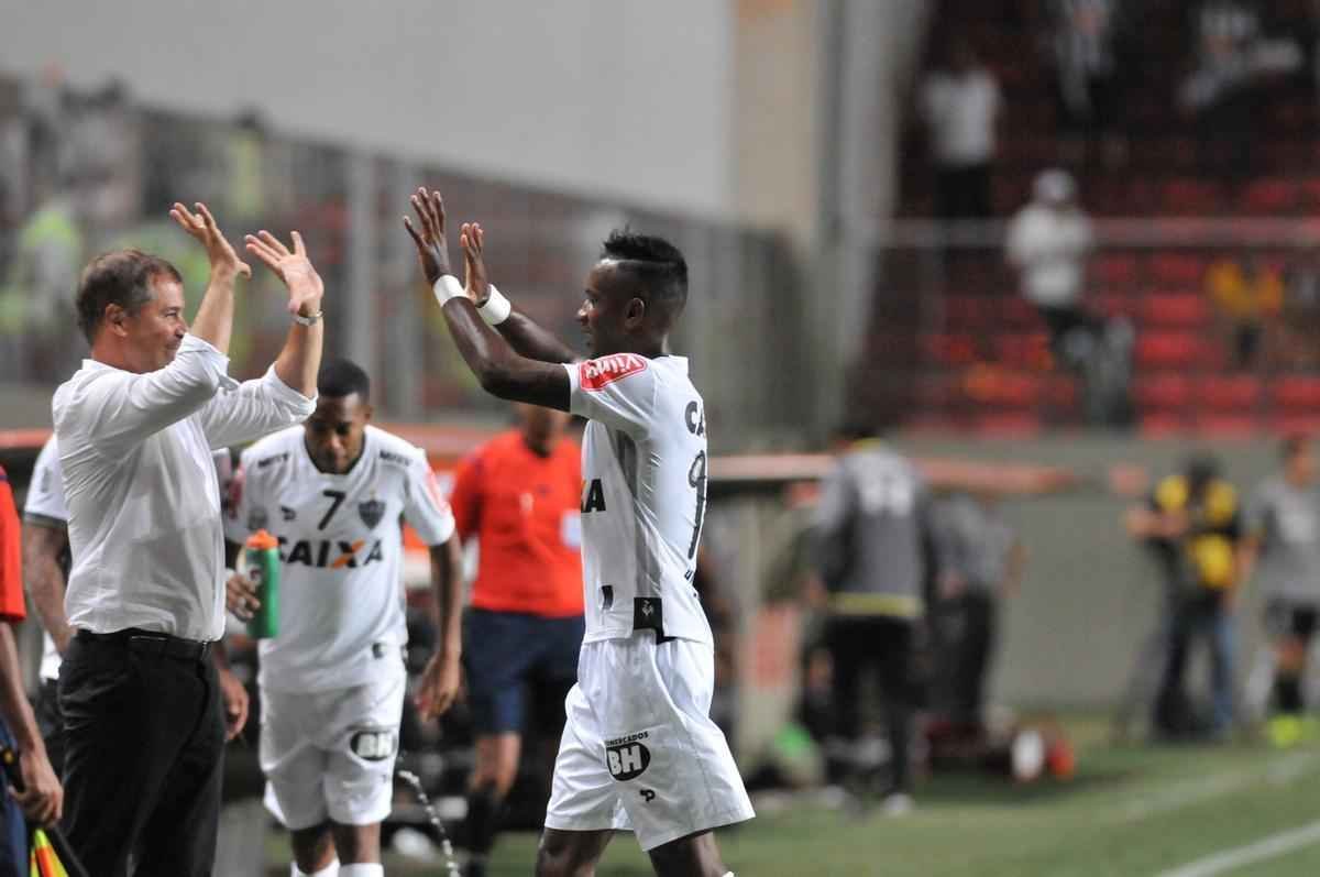 Hyuri entrou no lugar de Patric e marcou o terceiro gol do Galo sobre o Colo Colo no Horto